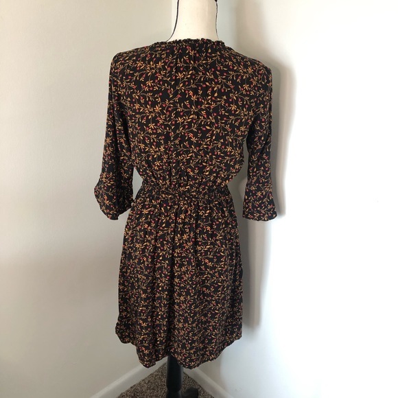 Old Navy Floral V-Neck Midi Dress - Picture 2 of 11